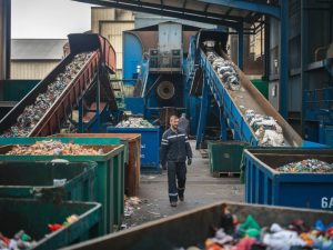 Comment l’économie circulaire redéfinit les modèles d’affaires en B2B en 2024
